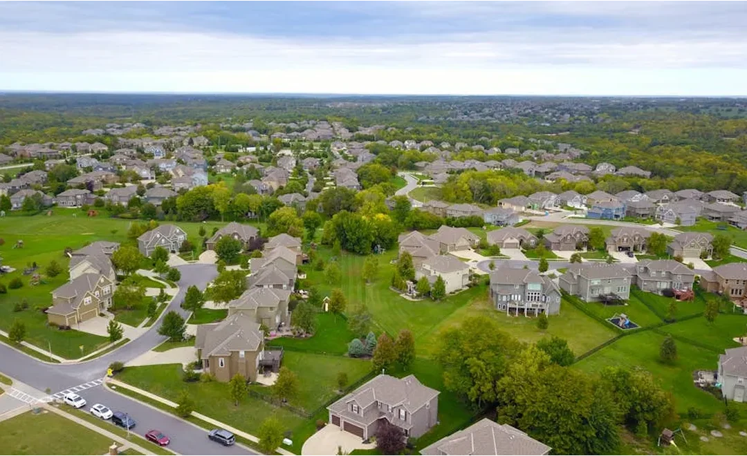 Navigating the Neighbourhood: My Deep Dive into Hyperlocal Facebook Groups for Business