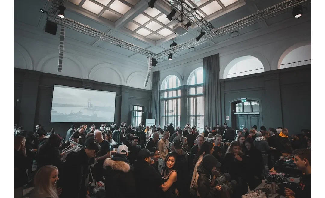 Hybrid Hustle: LinkedIn Events for Real Results